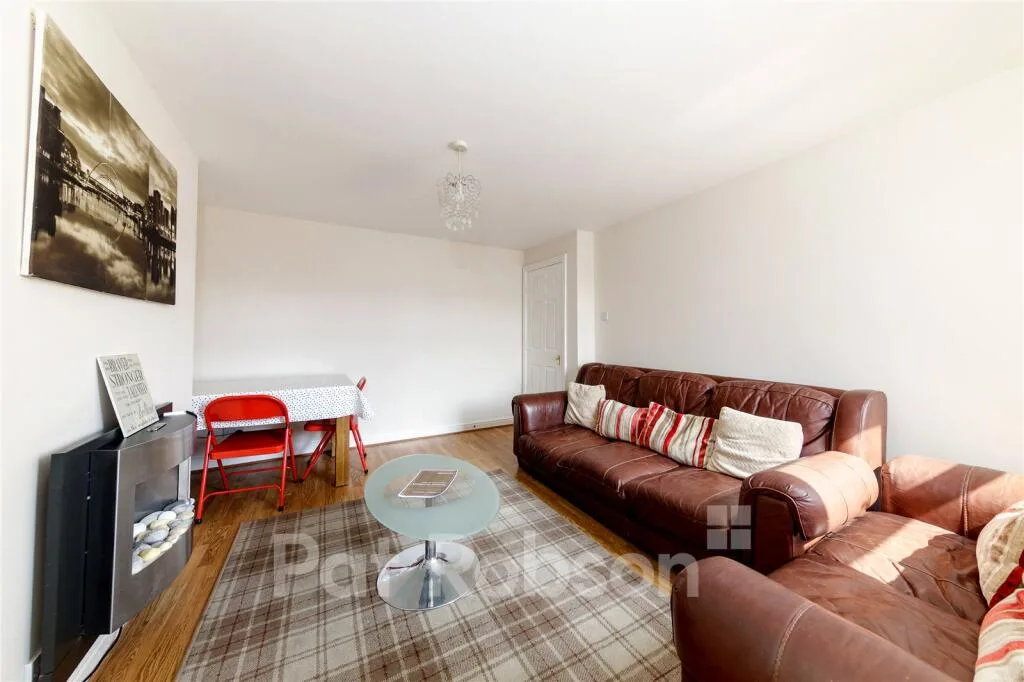5 bedroom maisonette for rent