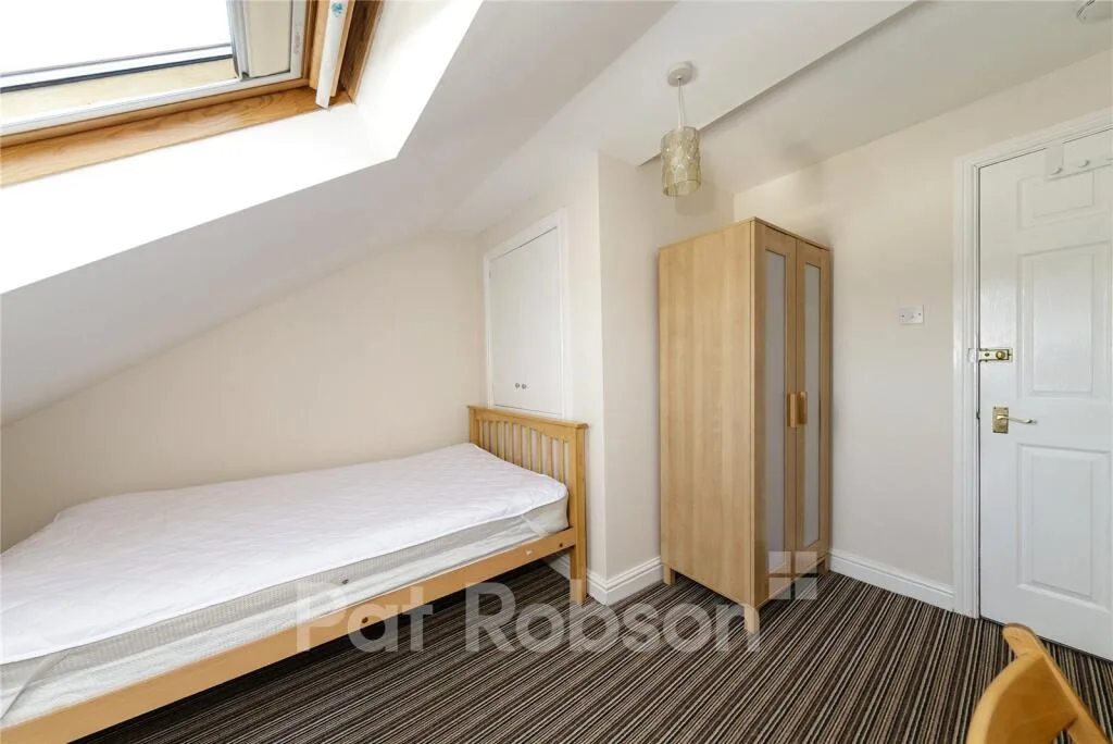 5 bedroom maisonette for rent