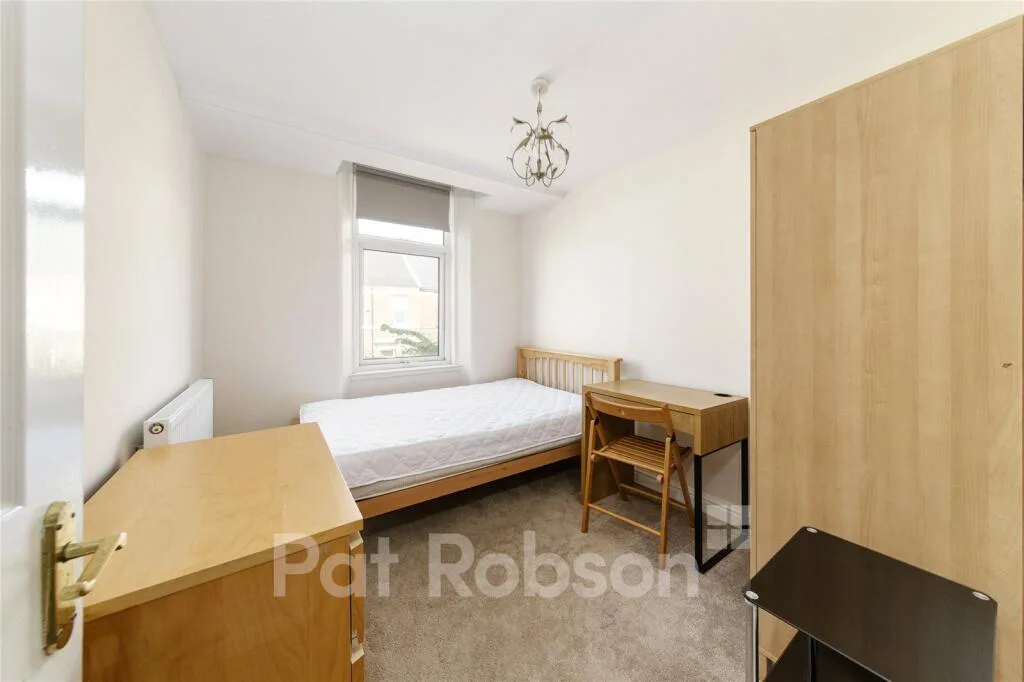 5 bedroom maisonette for rent