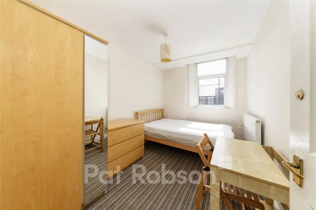 5 bedroom maisonette for rent