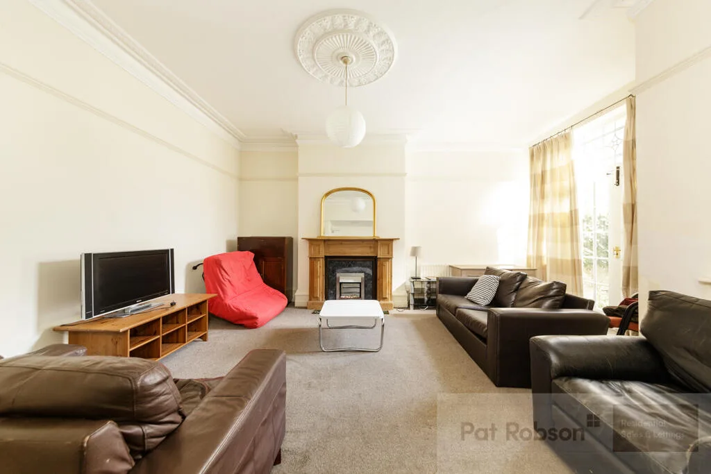 6 bedroom property for rent