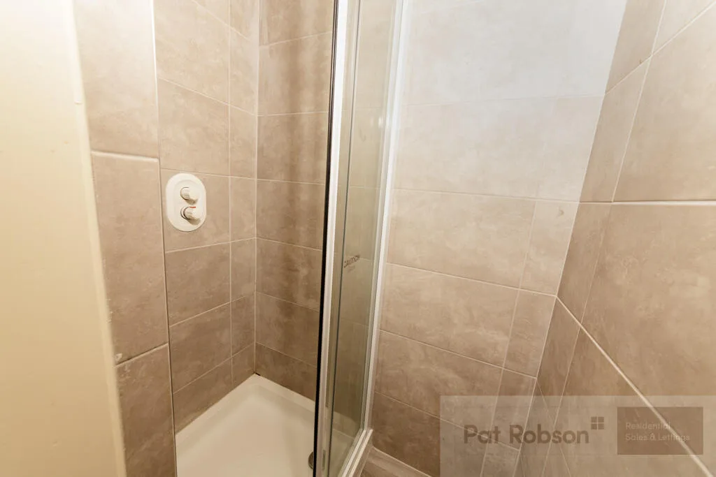 6 bedroom property for rent