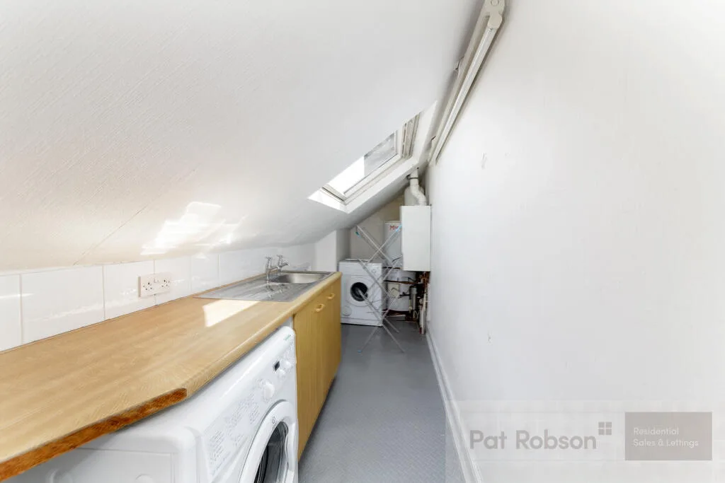 6 bedroom property for rent