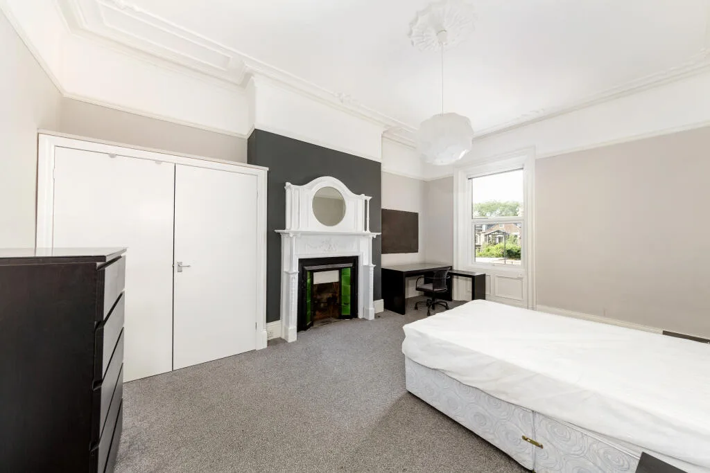 6 bedroom apartment for rent