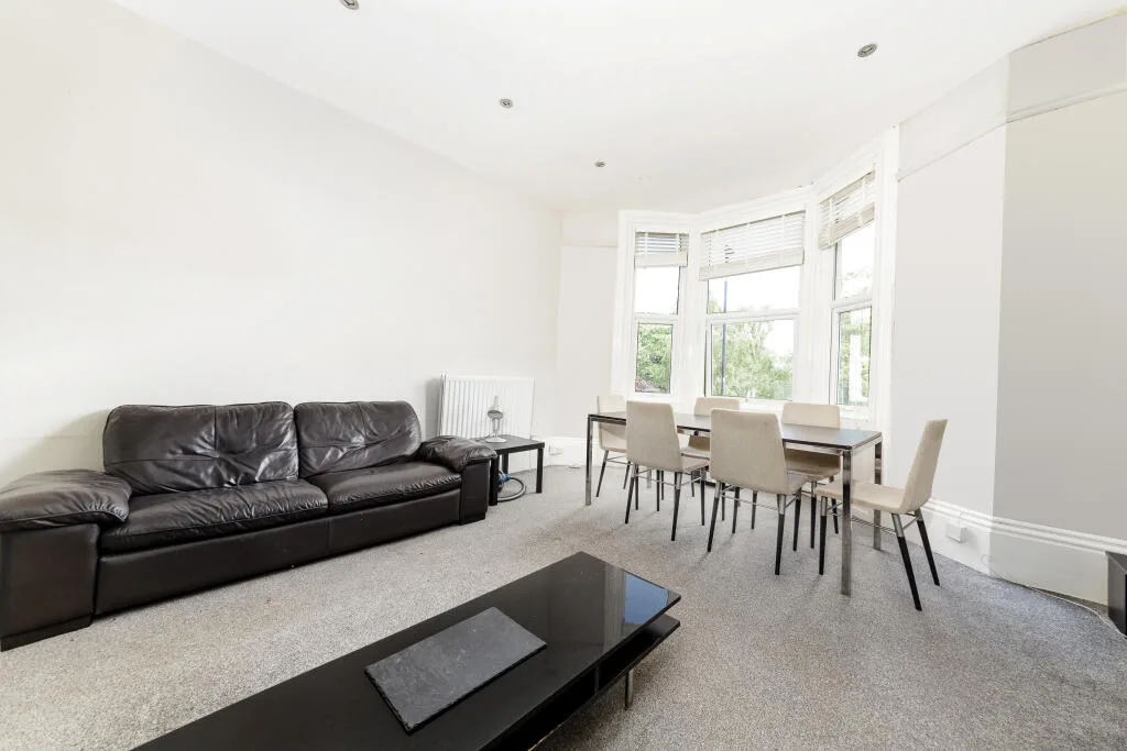 6 bedroom apartment for rent