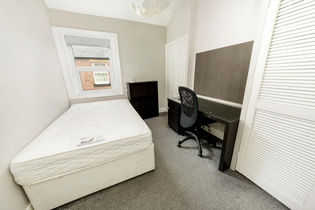 6 bedroom apartment for rent