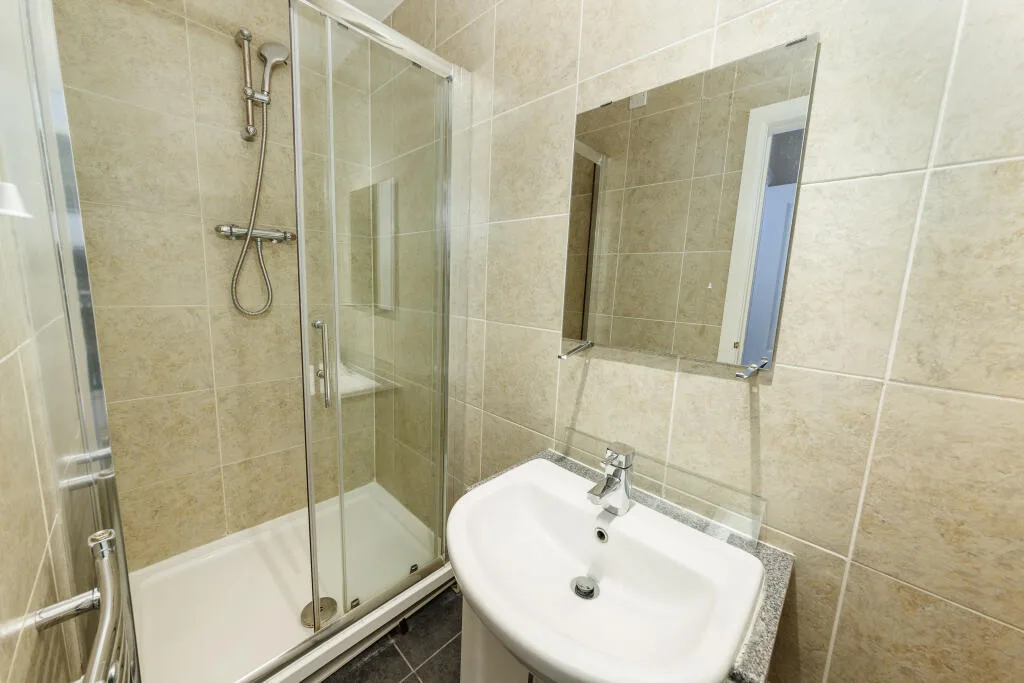 6 bedroom apartment for rent