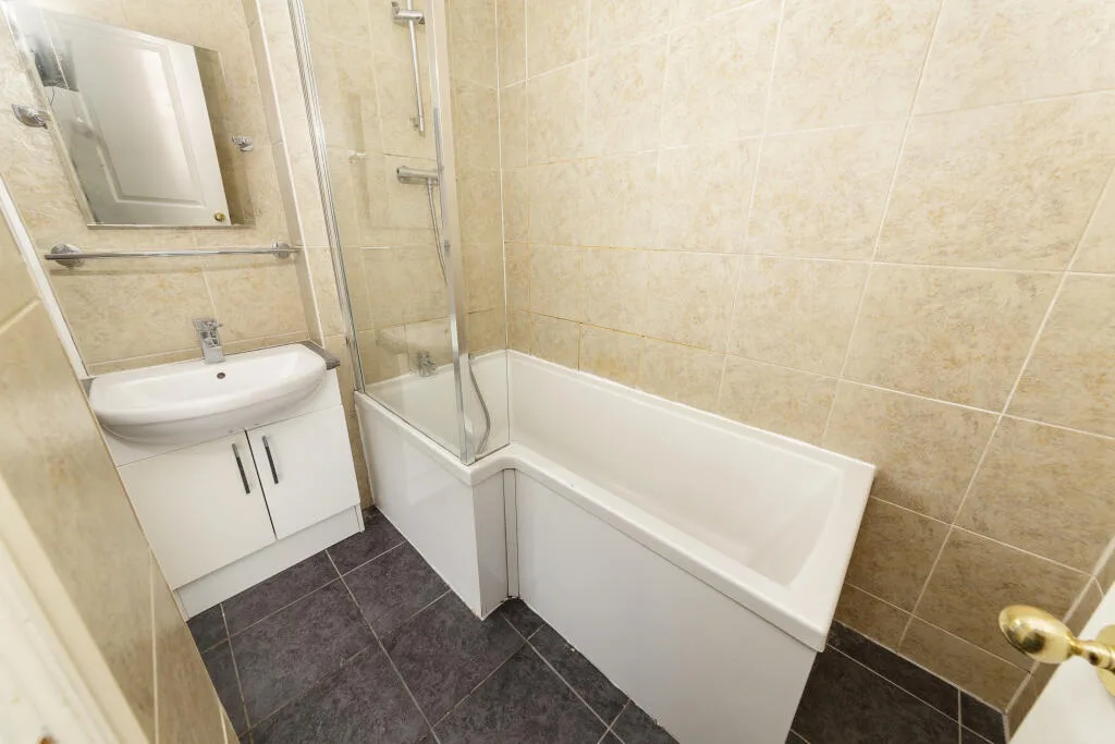 6 bedroom apartment for rent