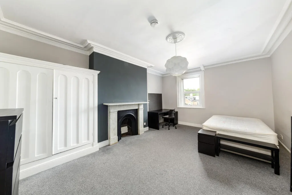 6 bedroom apartment for rent