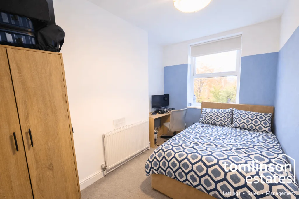 5 bedroom terraced house for rent
