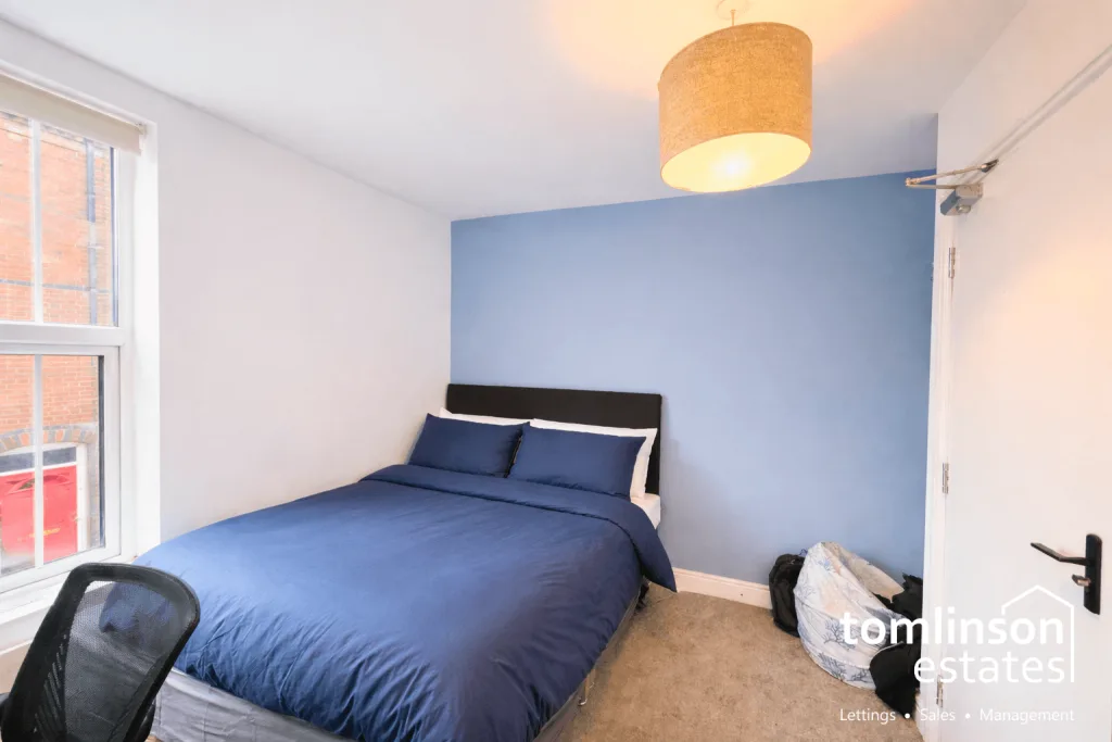5 bedroom terraced house for rent