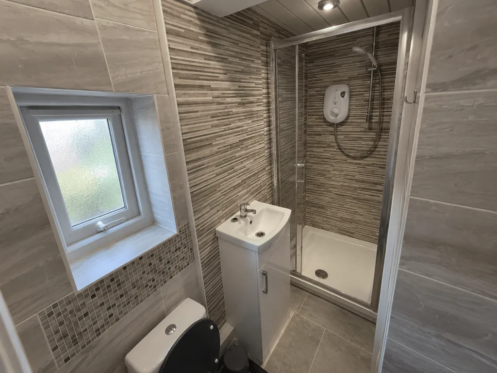 5 bedroom terraced house for rent
