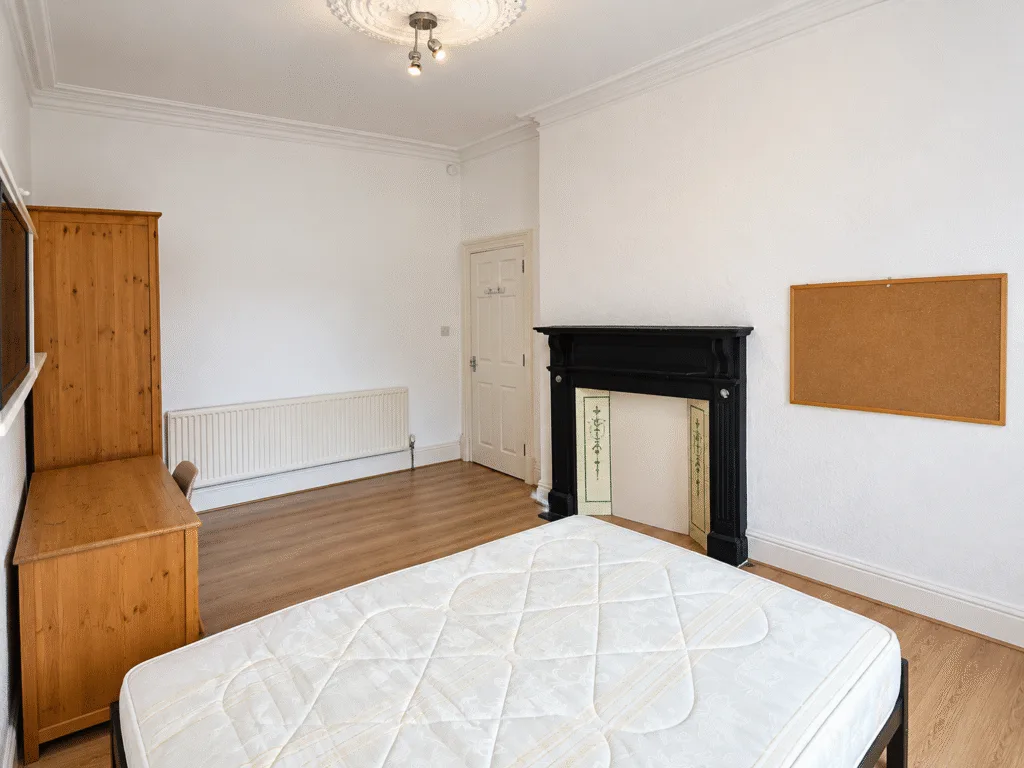7 bedroom terraced house for rent