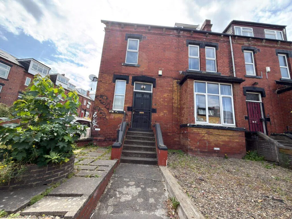 7 bedroom terraced house for rent