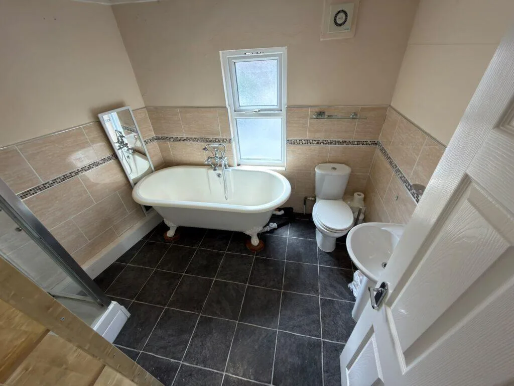 7 bedroom terraced house for rent