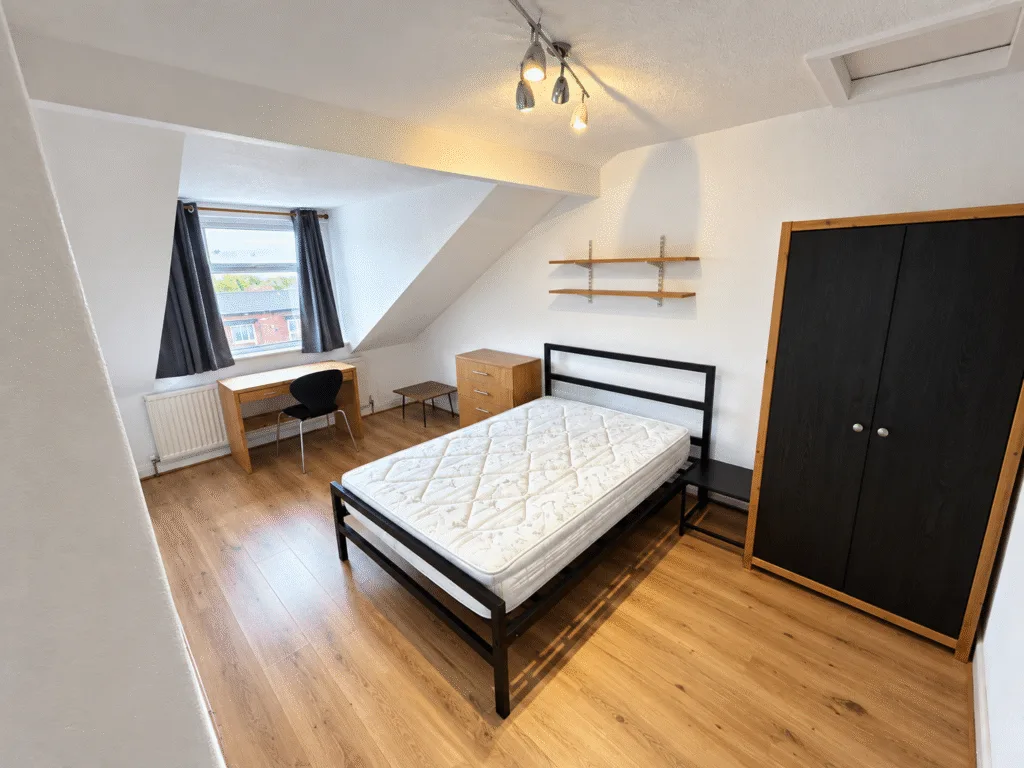 7 bedroom terraced house for rent