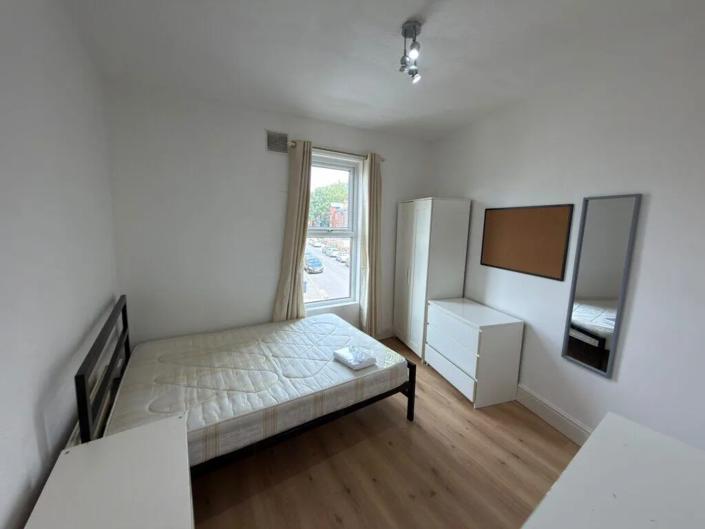 7 bedroom terraced house for rent