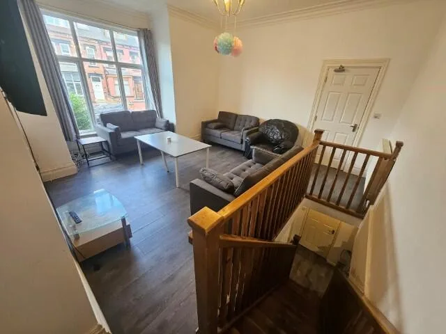 7 bedroom terraced house for rent
