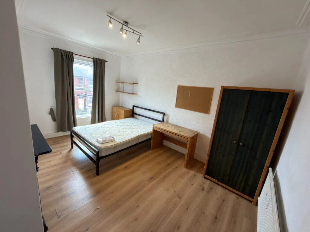 7 bedroom terraced house for rent