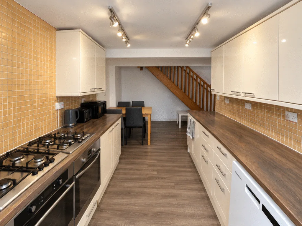 7 bedroom terraced house for rent