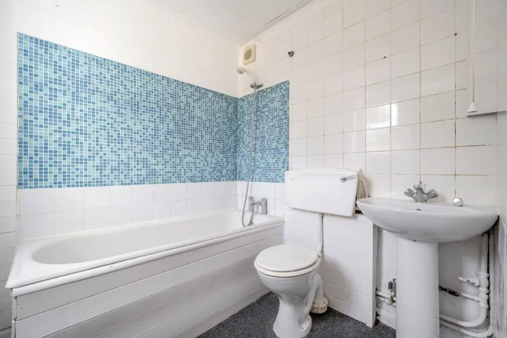 2 bedroom maisonette for rent