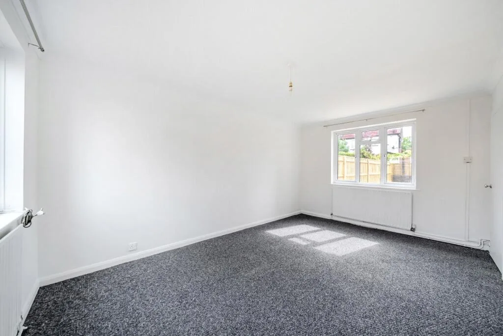 2 bedroom maisonette for rent