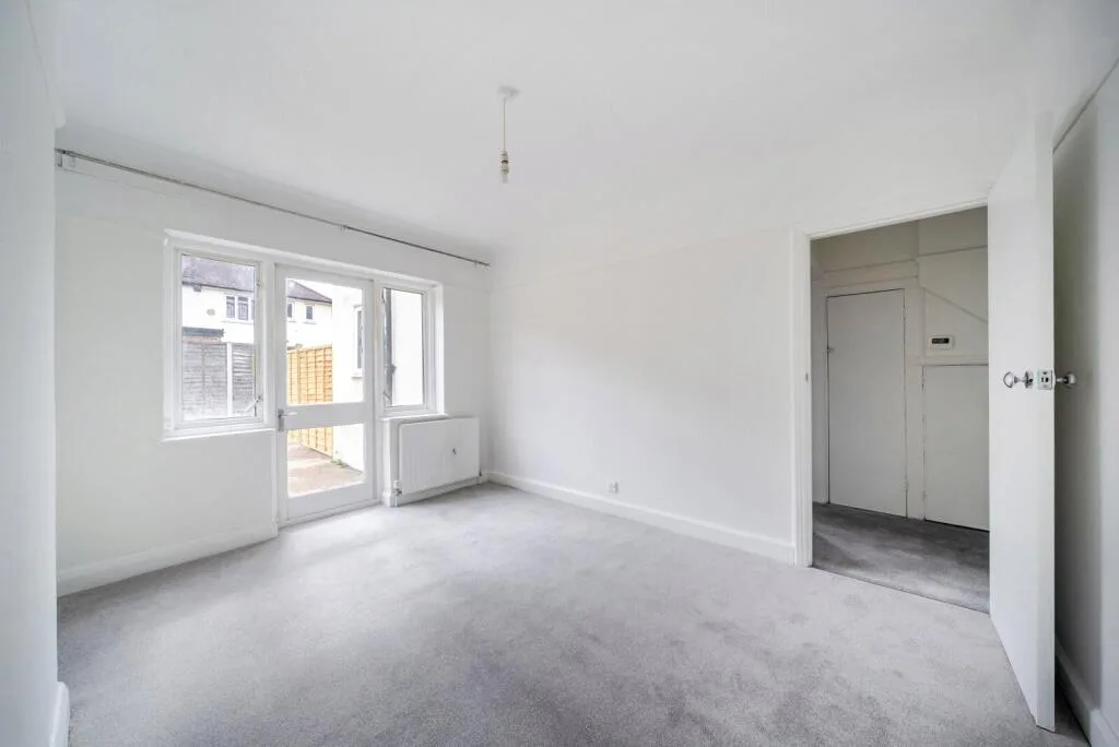 2 bedroom maisonette for rent