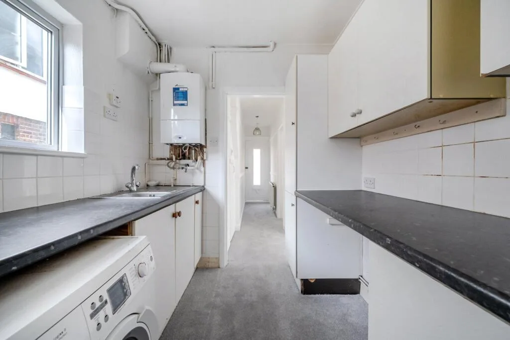 2 bedroom maisonette for rent