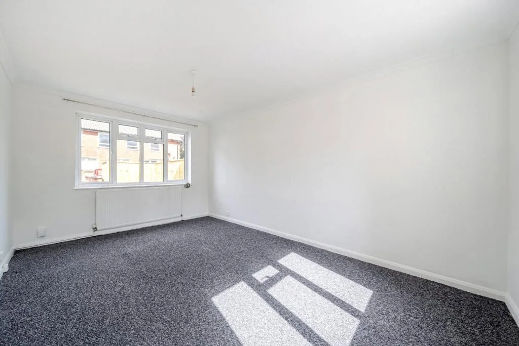 2 bedroom maisonette for rent
