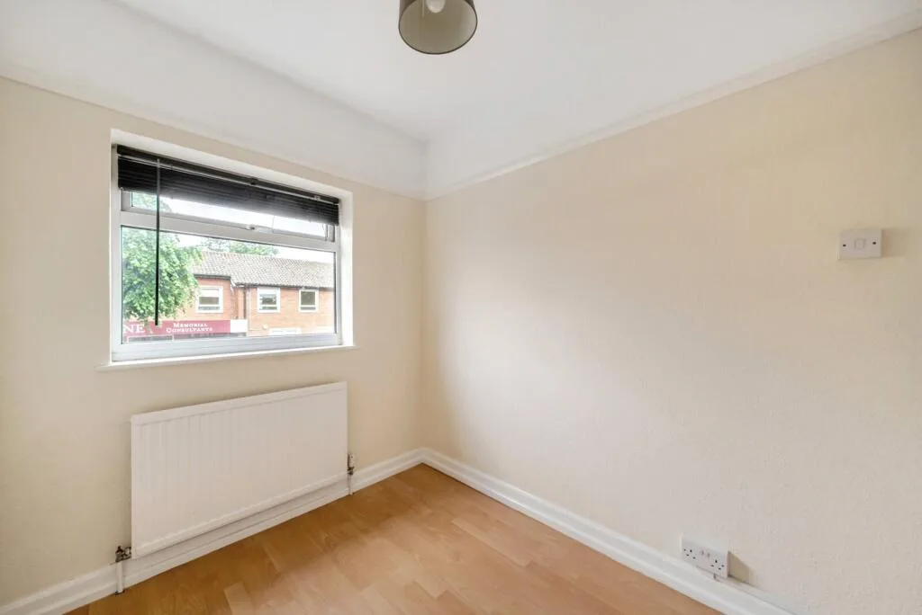 2 bedroom maisonette for rent