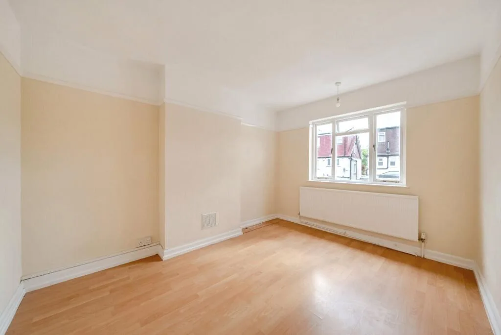 2 bedroom maisonette for rent