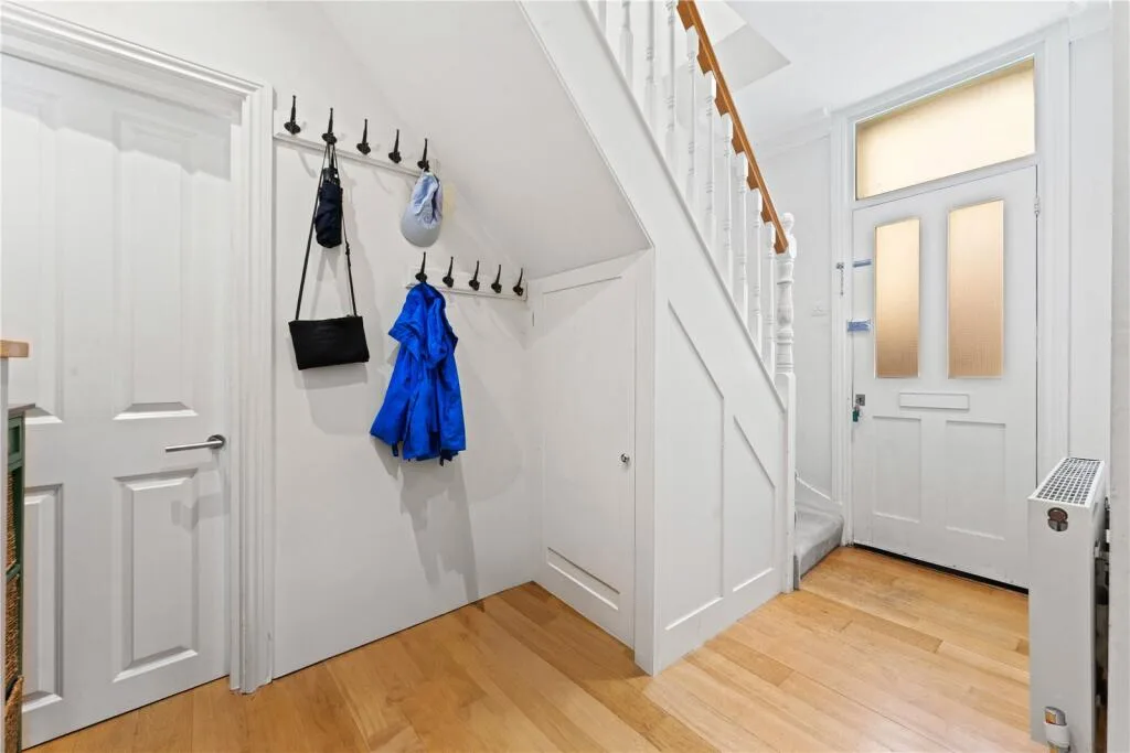 4 bedroom semi-detached house for rent