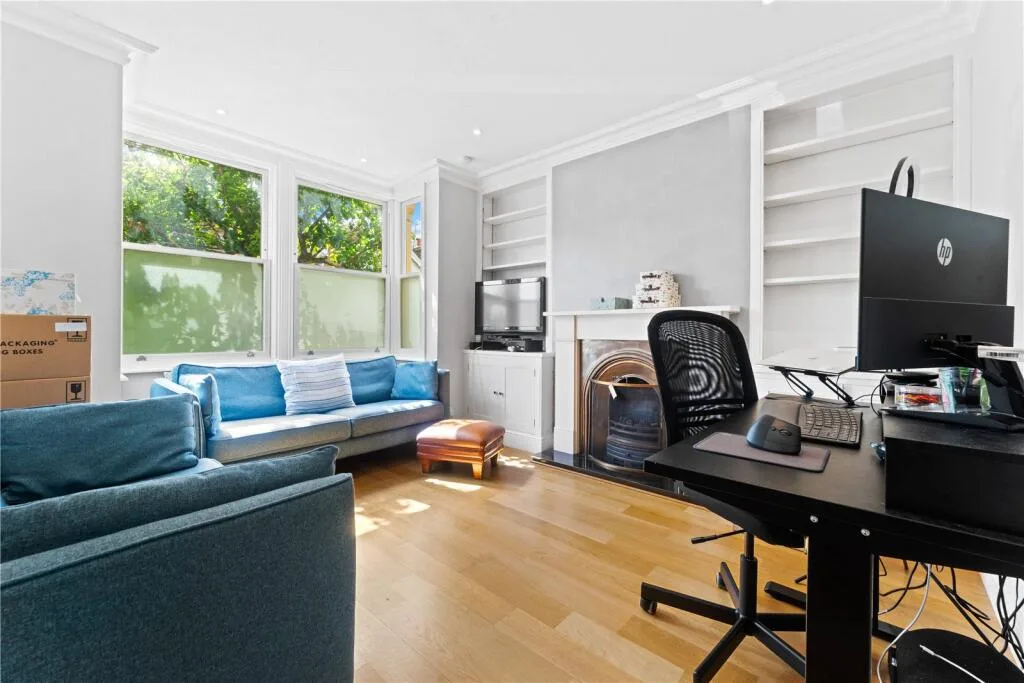 4 bedroom semi-detached house for rent