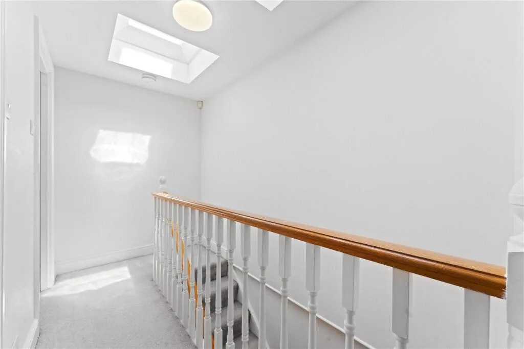 4 bedroom semi-detached house for rent