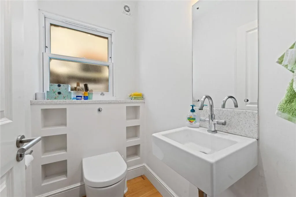 4 bedroom semi-detached house for rent