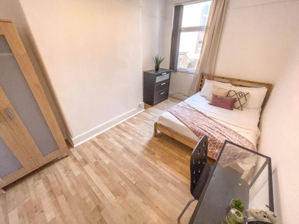 7 bedroom house for rent