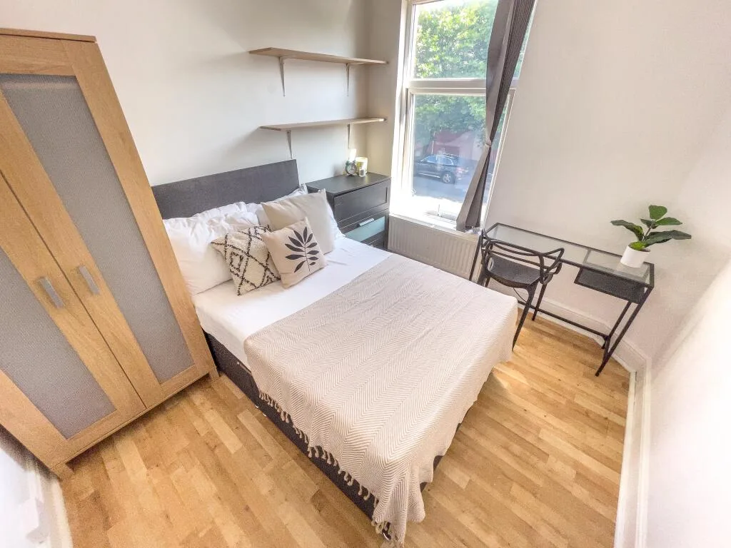 7 bedroom house for rent