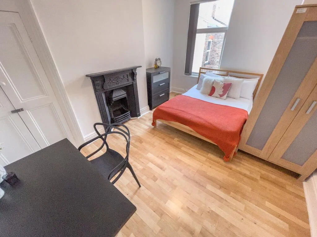7 bedroom house for rent
