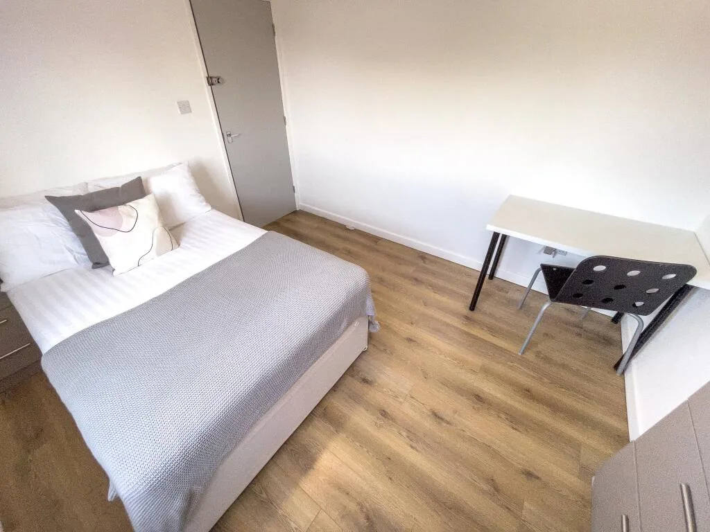 7 bedroom house for rent