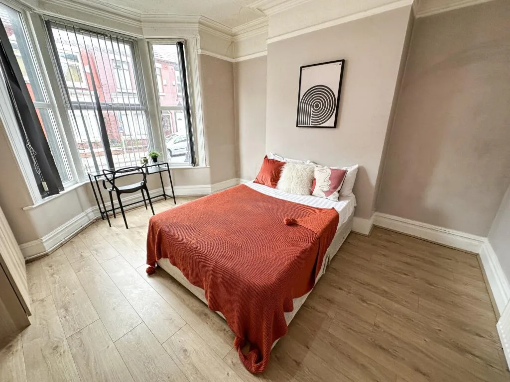 5 bedroom terraced house for rent