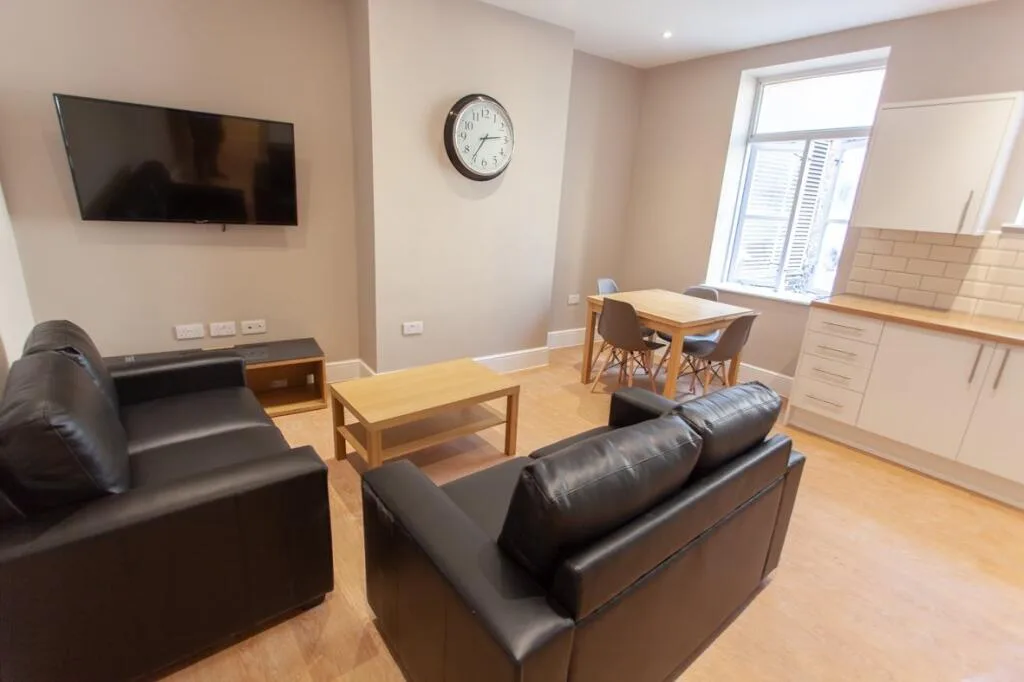 4 bedroom flat for rent