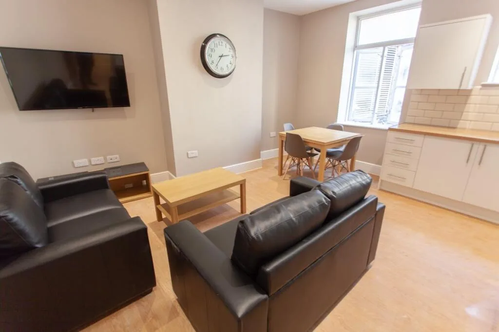 4 bedroom flat for rent