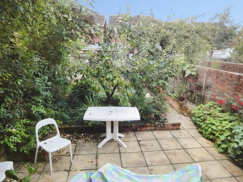 7 bedroom terraced house for rent