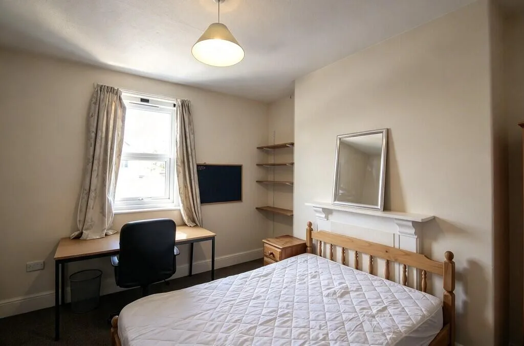 7 bedroom terraced house for rent