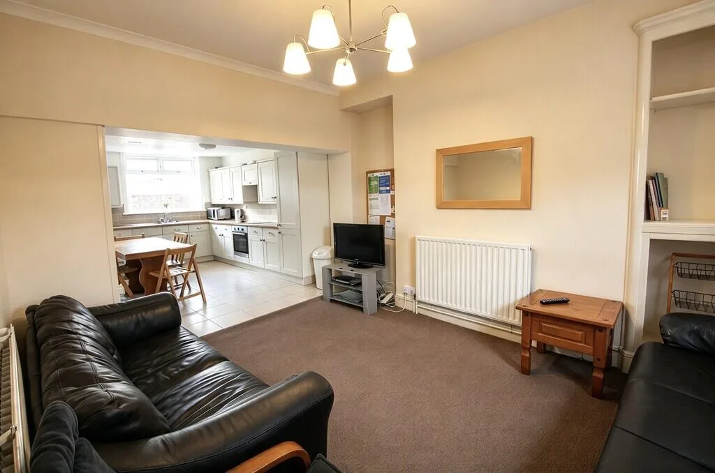 7 bedroom terraced house for rent