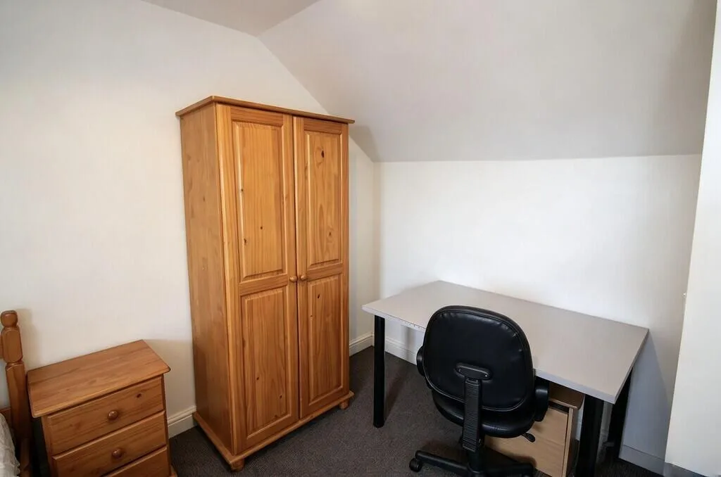 7 bedroom terraced house for rent