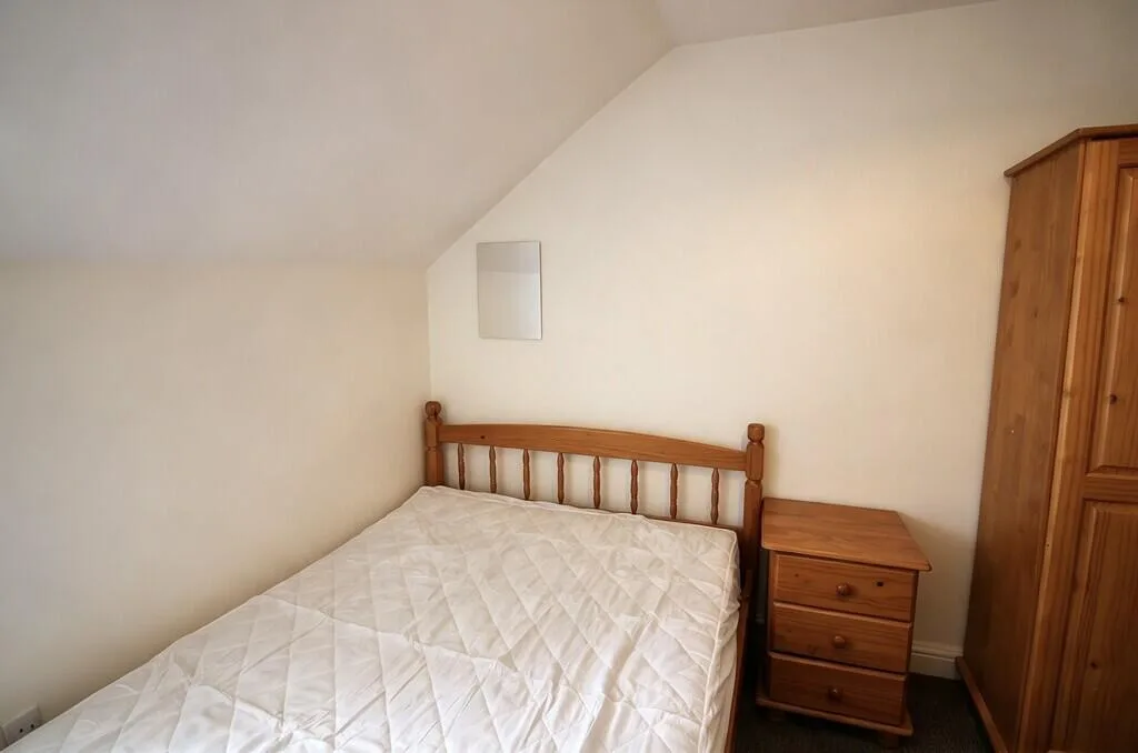 7 bedroom terraced house for rent