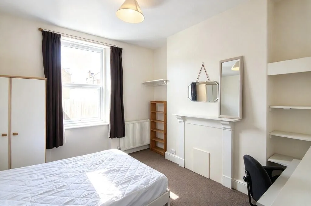 7 bedroom terraced house for rent