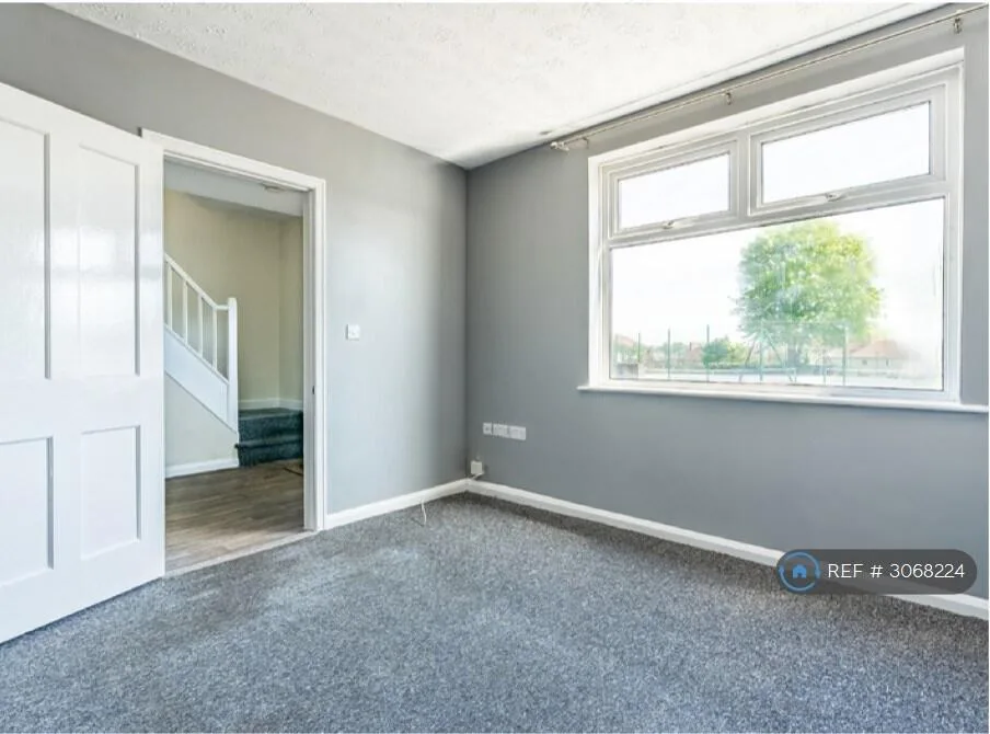 5 bedroom semi-detached house for rent