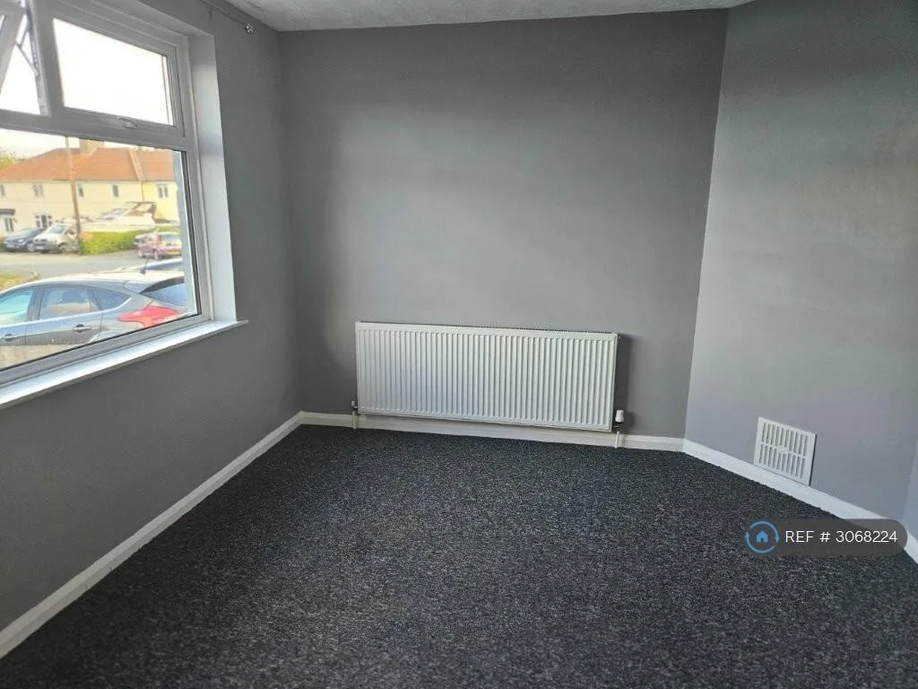 5 bedroom semi-detached house for rent
